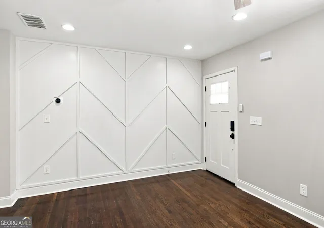 Photo 4 of Single family home for sale at 1146 Edgefield Dr Sw, Atlanta, GA 30310 | MLS# 10826232 | Listing updated on 2026-09-13