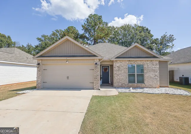 Photo 1 of Single family home for sale at 108 Hughes Dr, Warner Robins, GA 31093 | MLS# 10855883 | Listing updated on 2026-10-28