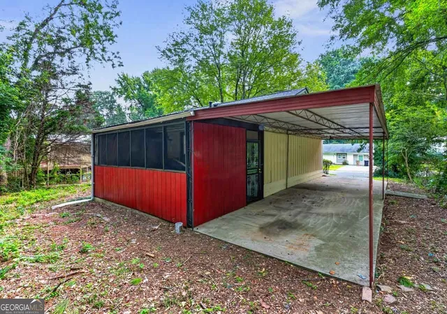 Photo 4 of Single family home for sale at 6177 Crestview Ln, Forest Park, GA 30297 | MLS# 10828507 | Listing updated on 2026-09-10