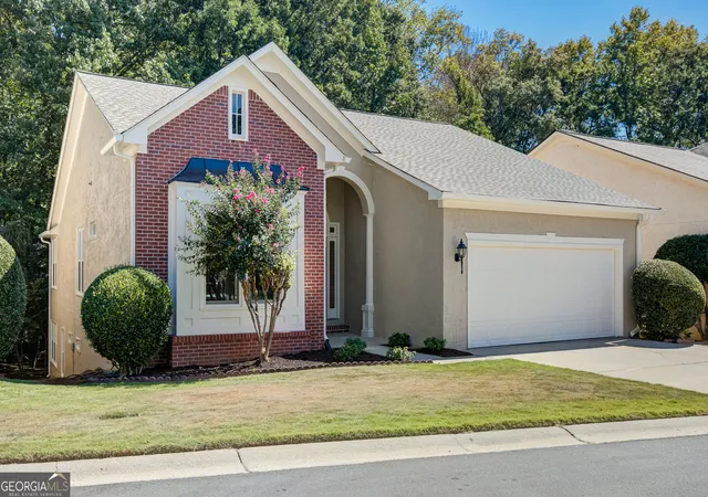 Photo 1 of Single family home for sale at 121 Augusta Dr, Peachtree City, GA 30269 | MLS# 10856926 | Listing updated on 2026-10-27