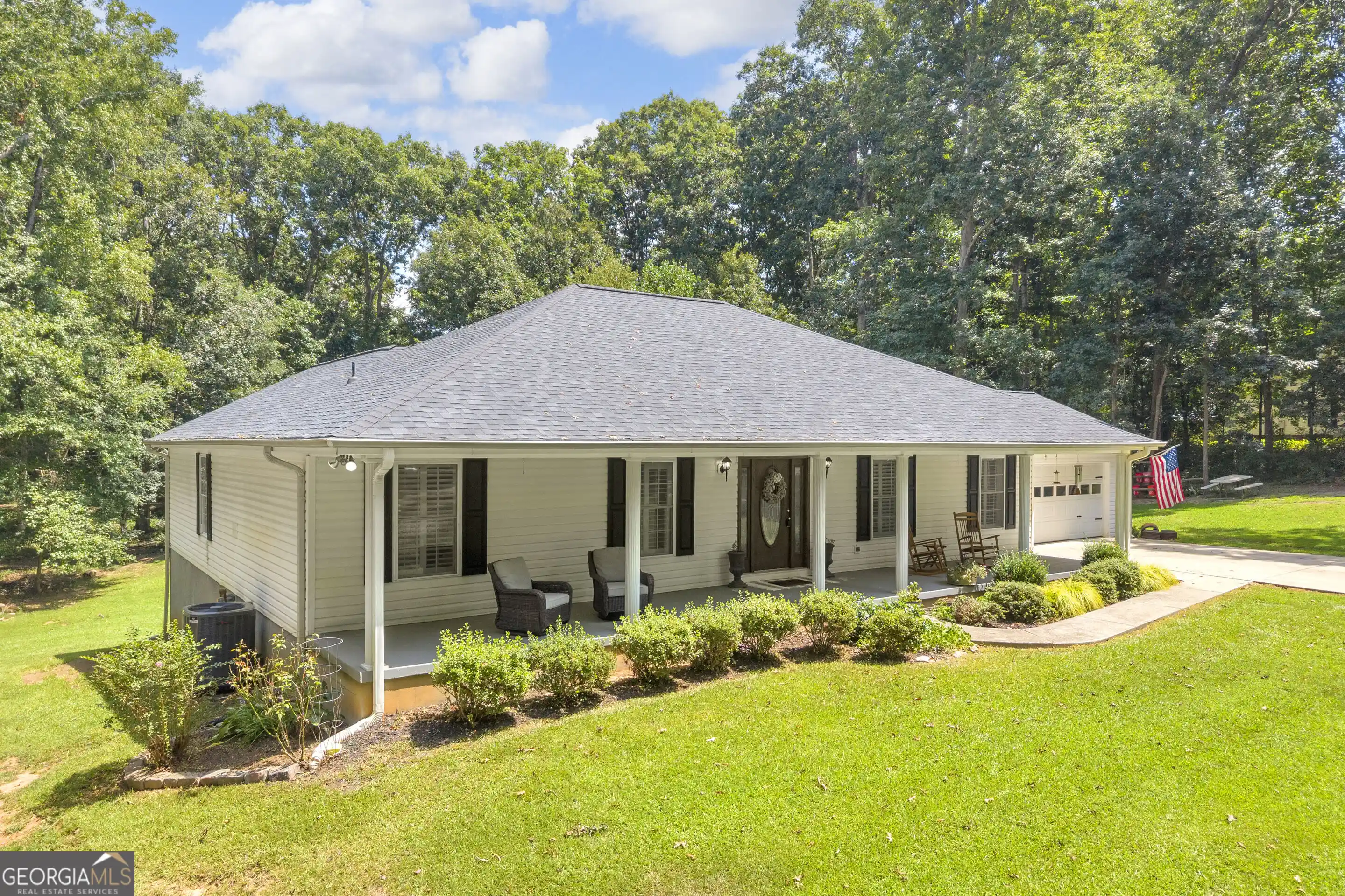 Single family home for sale at 612 Rockyford Rd, Carnesville, GA 30521 | MLS# 10828318