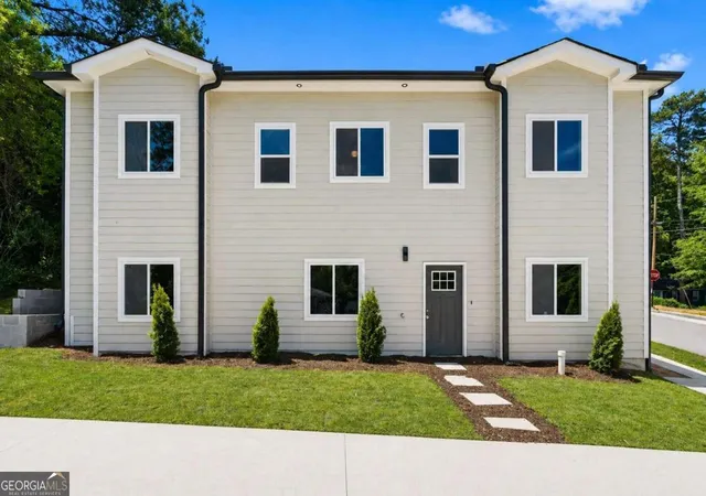 3rd image of 305 Fairburn Rd Nw, Atlanta, GA 30331 | MLS# 10756850