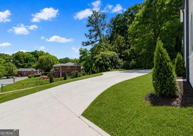 5th image of 305 Fairburn Rd Nw, Atlanta, GA 30331 | MLS# 10756850