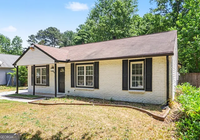 Photo 3 of Single family home for sale at 627 Towngate Blvd, Jonesboro, GA 30238 | MLS# 10755429 | Listing updated on 2026-07-31