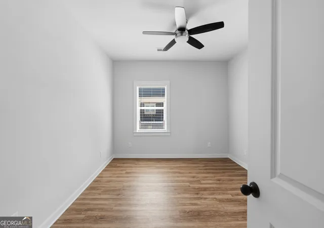 3rd image of 595 English Ave Nw, Atlanta, GA 30318 | MLS# 10767230