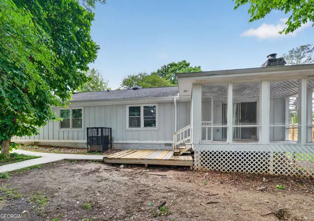 Photo 3 of Single family home for sale at 3285 Old Salem Rd SE, Conyers, GA 30013 | MLS# 10758441 | Listing updated on 2026-10-09