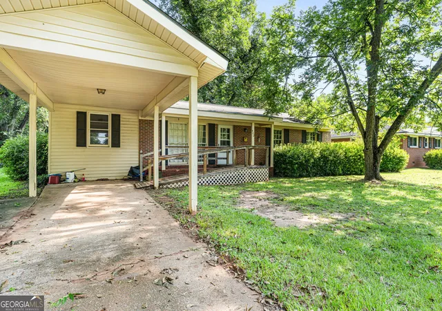 2nd image of 402 Schley St, Fort Valley, GA 31030 | MLS# 10805788