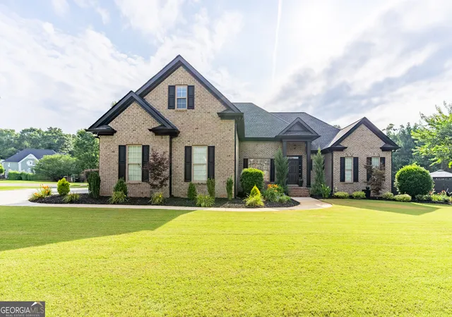 Photo 3 of Single family home for sale at 1070 Saint Albans Path, Watkinsville, GA 30677 | MLS# 10780512 | Listing updated on 2026-08-21