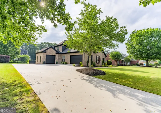 Photo 4 of Single family home for sale at 1070 Saint Albans Path, Watkinsville, GA 30677 | MLS# 10780512 | Listing updated on 2026-08-21
