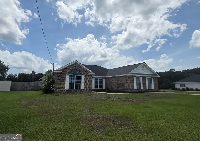 3rd image of 125 Joshua Cir, Ellabell, GA 31308 | MLS# 10811894