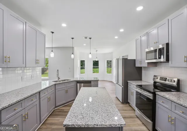 2nd image of 35 Fourwood Dr, Covington, GA 30016 | MLS# 10812664