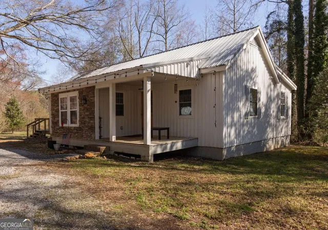 Photo 2 of Single family home for sale at 420 Piney Grv Rd, Carrollton, GA 30117 | MLS# 10701209 | Listing updated on 2026-05-20