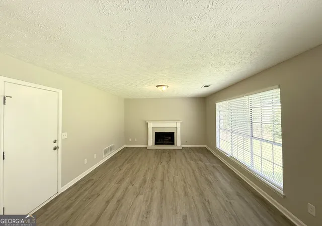 Photo 3 of Single family home for sale at 6563 Eastbriar Dr, Lithonia, GA 30058 | MLS# 10829204 | Listing updated on 2026-09-06