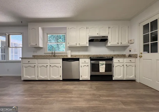 Photo 3 of Single family home for sale at 140 Senora Pl, Macon, GA 31210 | MLS# 10821875 | Listing updated on 2026-08-21