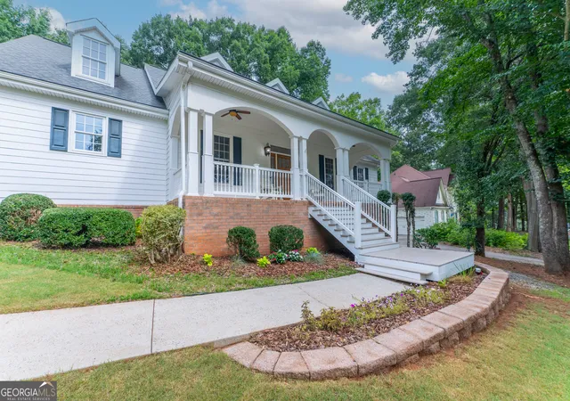 Photo 2 of Single family home for sale at 4655 Hamptons Dr, Alpharetta, GA 30004 | MLS# 10812577 | Listing updated on 2026-09-08