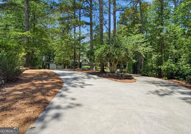 Photo 3 of Single family home for sale at 6504 Yacht Clb Rd, Flowery Branch, GA 30542 | MLS# 10787228 | Listing updated on 2026-10-04