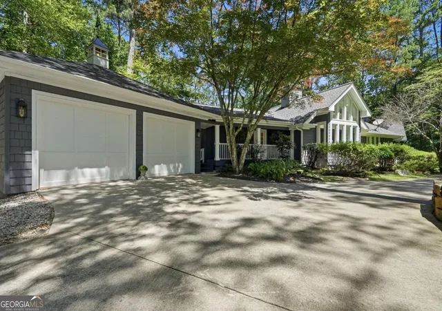 Photo 4 of Single family home for sale at 6504 Yacht Clb Rd, Flowery Branch, GA 30542 | MLS# 10787228 | Listing updated on 2026-10-04