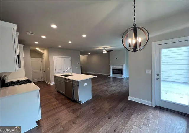 2nd image of 340 Lakeside Ct, Canton, GA 30114 | MLS# 10820687