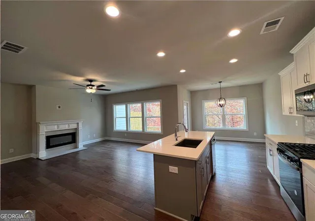 Photo 3 of Townhouse for sale at 340 Lakeside Ct, Canton, GA 30114 | MLS# 10820687 | Listing updated on 2026-08-20