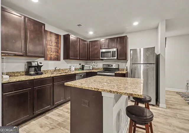 Photo 3 of Single family home for sale at 186 Brasch Park Dr, Grantville, GA 30220 | MLS# 10814081 | Listing updated on 2026-09-06