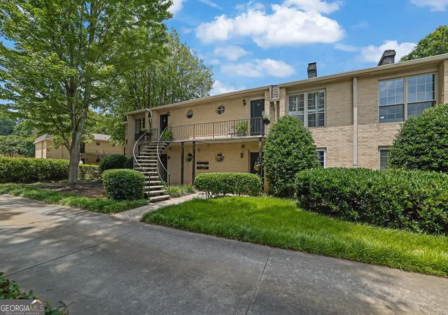 Photo 4 of Condo for sale at 5400 Roswell Rd #P3, Sandy Springs, GA 30342 | MLS# 10796780 | Listing updated on 2026-07-21