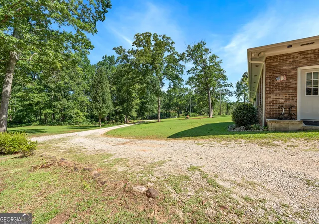 49th image of 5023 Veterans Memorial Pkwy, Lanett, AL 36863 | MLS# 10834564