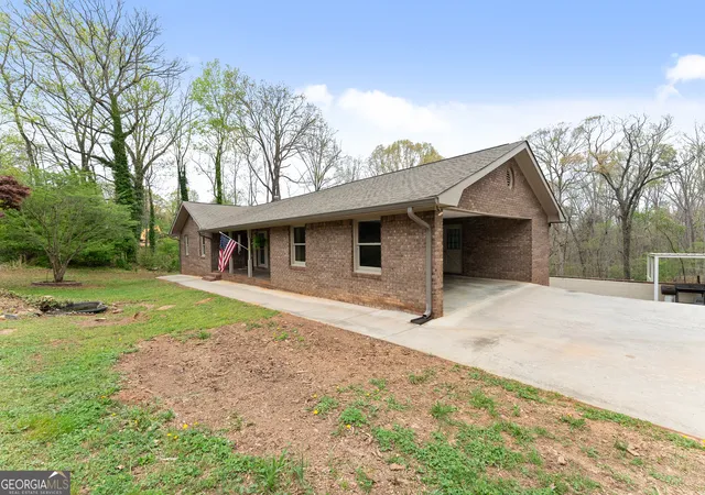 Photo 4 of House for sale at 4420 Thompson Brg Rd, Gainesville, GA 30506 | MLS# 10736787 | Listing updated on 2026-08-03