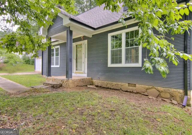 3rd image of 18 Regal Wy Nw, Lawrenceville, GA 30044 | MLS# 10803863