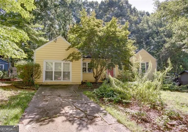 Photo 1 of Single family home for sale at 453 N Pineview Ct, Decatur, GA 30030 | MLS# 10810561 | Listing updated on 2026-10-26