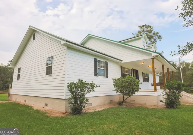 Photo 3 of Sale Pending at 1325 Joe Knox Bridge Rd, Nahunta, GA 31553 | MLS# 10827613 | Listing updated on 2026-08-26