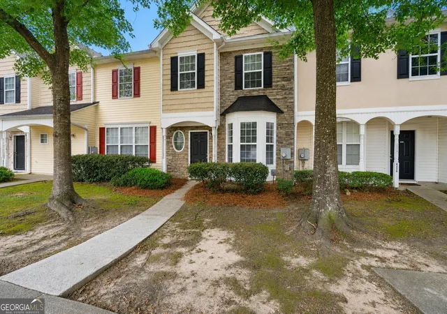 Photo 3 of Townhouse for sale at 6114 Camden Forrest Dr, Riverdale, GA 30296 | MLS# 10808077 | Listing updated on 2026-08-31