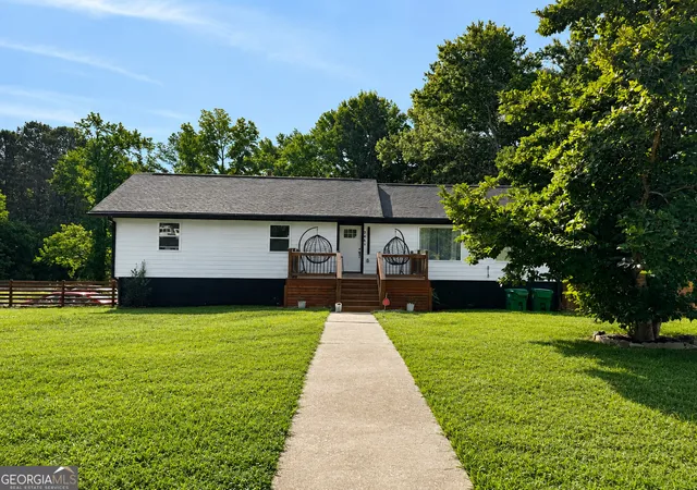 Photo 2 of Single family home for sale at 3401 Moravia Dr, Lithonia, GA 30038 | MLS# 10808510 | Listing updated on 2026-09-23
