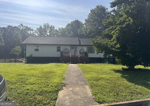 Photo 3 of Single family home for sale at 3401 Moravia Dr, Lithonia, GA 30038 | MLS# 10808510 | Listing updated on 2026-09-23