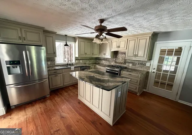 4th image of 75 Price Dr W, Locust Grove, GA 30248 | MLS# 10767941