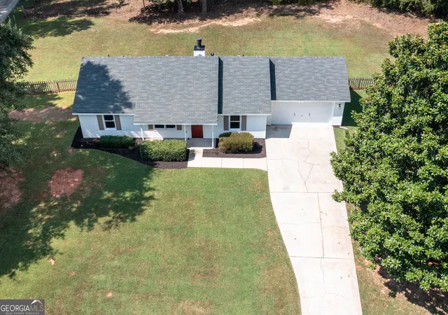 Photo 3 of Sale Pending at 117 Hardy Rd, Senoia, GA 30276 | MLS# 10835885 | Listing updated on 2026-09-03