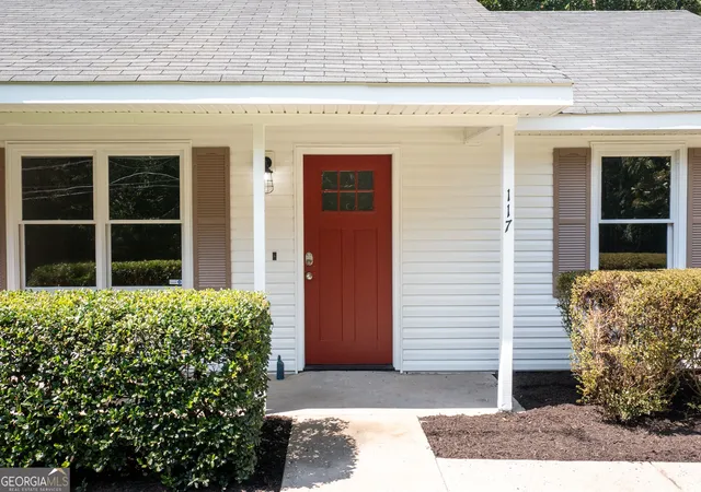 Photo 3 of Sale Pending at 117 Hardy Rd, Senoia, GA 30276 | MLS# 10835885 | Listing updated on 2026-09-03
