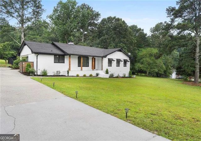 2nd image of 2827 Hwy 138 Ne, Conyers, GA 30013 | MLS# 10672845