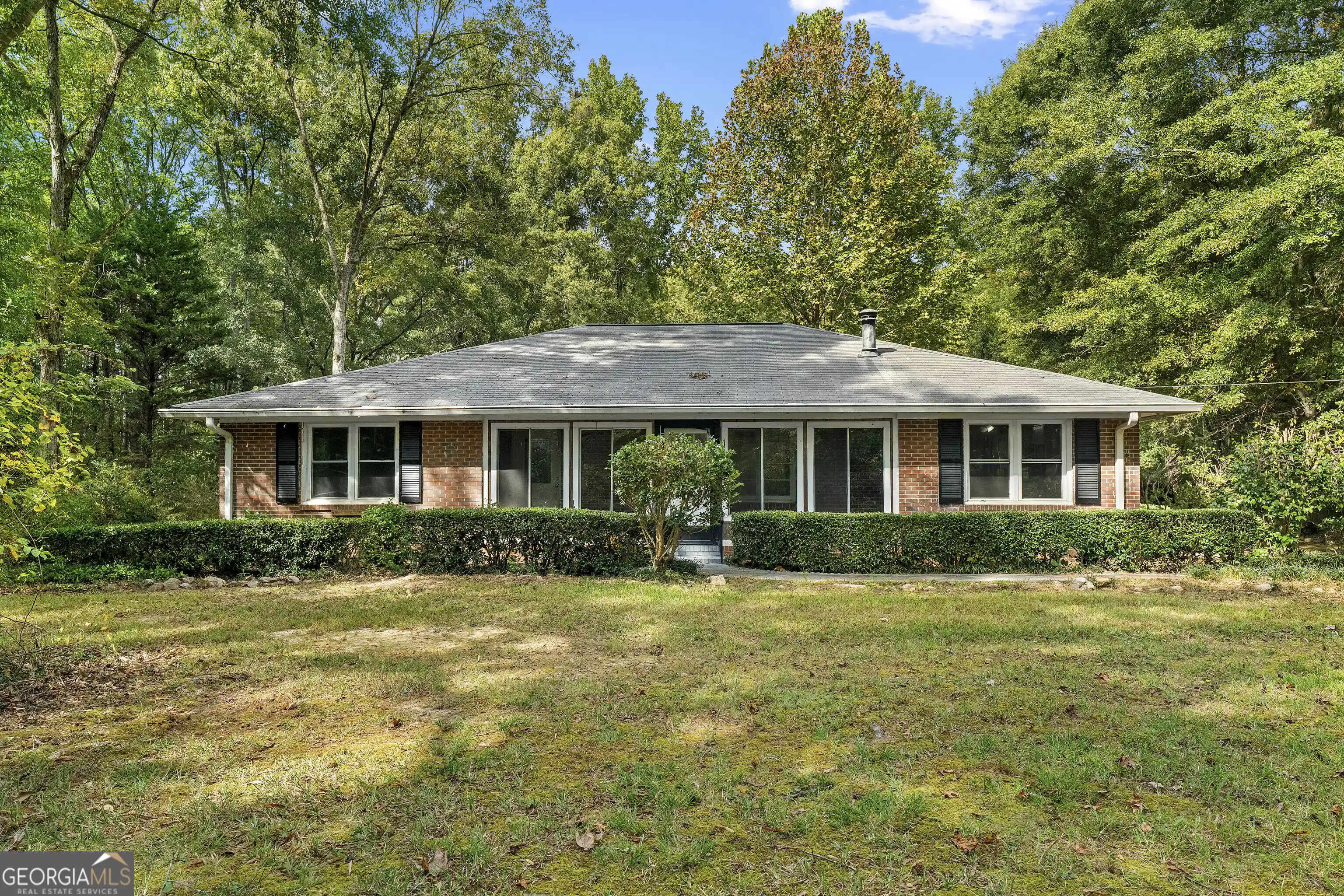 Photo 1 of Single family home for sale at 195 Rosewood Ave, Tyrone, GA 30290 | MLS# 10867974 | Listing updated on 2026-10-20