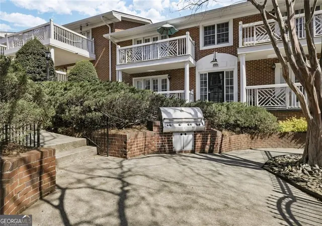 3rd image of 869 Briarcliff Rd Ne, Atlanta, GA 30306