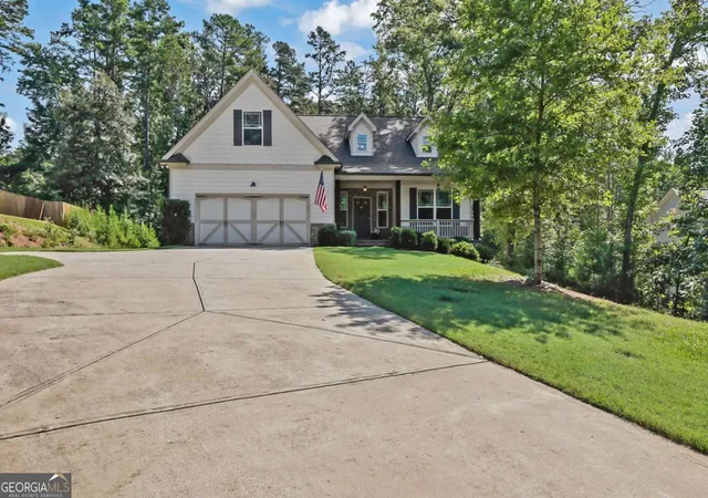 Photo 1 of Single family home for sale at 8130 Calloway Club Dr, Cumming, GA 30028 | MLS# 10823506 | Listing updated on 2026-09-13