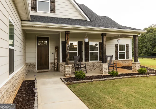 Photo 2 of Single family home for sale at 301 Savannah Dr, Mansfield, GA 30055 | MLS# 10827379 | Listing updated on 2026-08-31