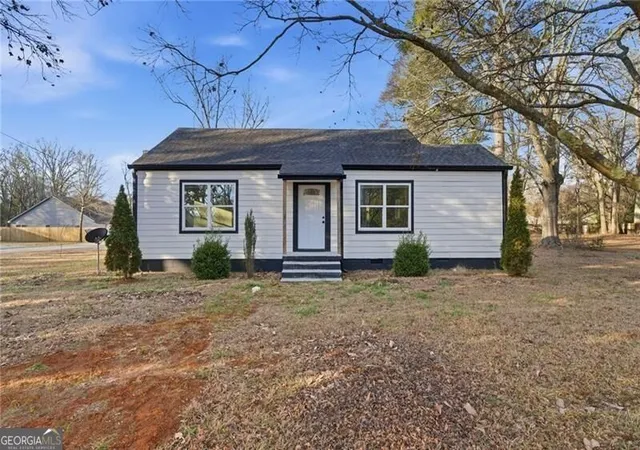 1st image of 303 Glen Iris Dr, Monroe, GA 30655 | MLS# 10824394
