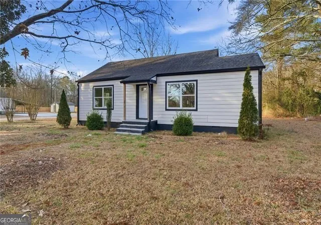 Photo 3 of Single family home for sale at 303 Glen Iris Dr, Monroe, GA 30655 | MLS# 10824394 | Listing updated on 2026-09-04