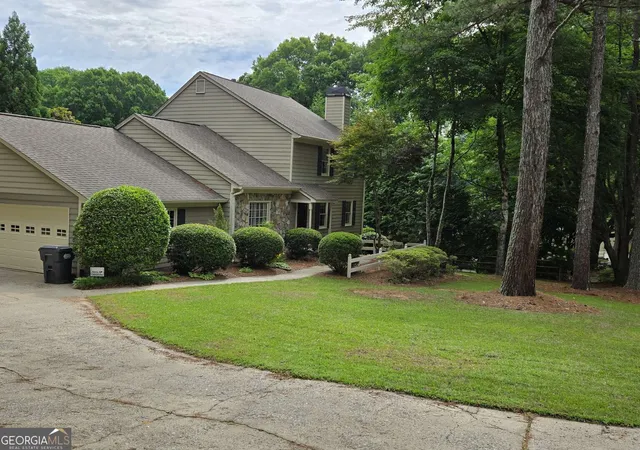 Photo 1 of Single family home for sale at 1726 W Point Cir, Marietta, GA 30068 | MLS# 10774715 | Listing updated on 2026-07-07