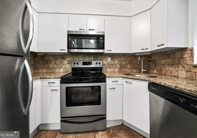 Photo 4 of Condo for sale at 2870 Pharr Ct S NW #203, Atlanta, GA 30305 | MLS# 10782994 | Listing updated on 2026-07-29
