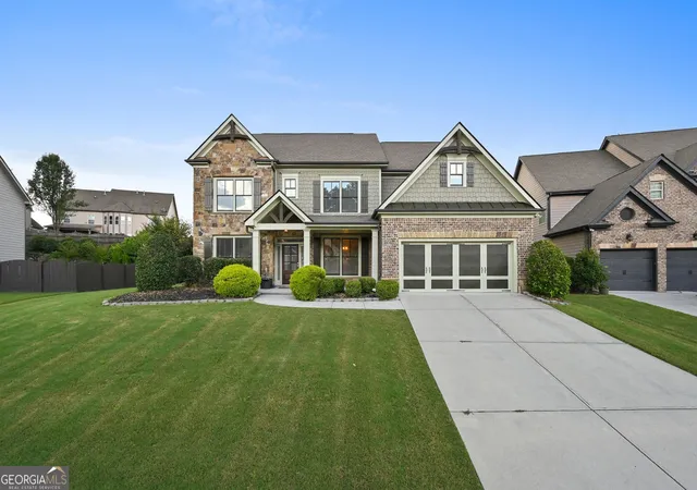 Photo 3 of Sale Pending at 4724 Summer Song Ct, Buford, GA 30519 | MLS# 10827058 | Listing updated on 2026-09-18