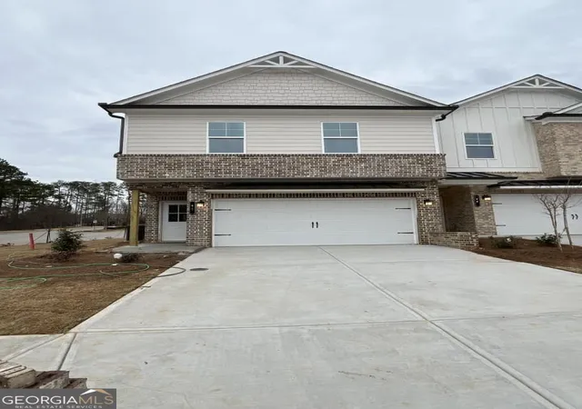 Photo 2 of Townhouse for sale at 11 Creekside Commons Dr, Hoschton, GA 30548 | MLS# 10481171 | Listing updated on 2026-09-13