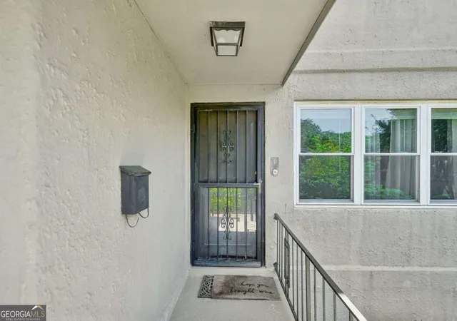 Photo 2 of Condo for sale at 284 Lakemoore Dr Ne #B, Atlanta, GA 30342 | MLS# 10738219 | Listing updated on 2026-06-11