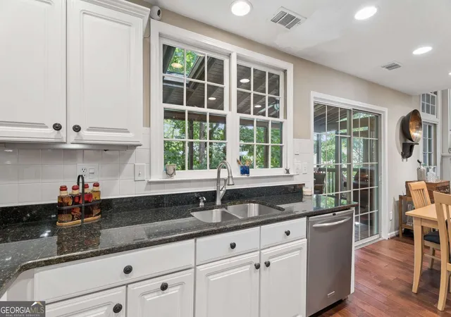 Homes for sale in Johns Creek, GA | 635 Rosedown Wy, Johns Creek, GA 30022 | MLS# 10786272