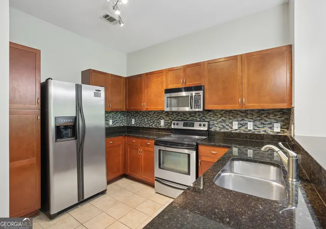 Photo 3 of Condo for sale at 870 Mayson Turner Rd NW #1208, Atlanta, GA 30314 | MLS# 10817896 | Listing updated on 2026-08-17
